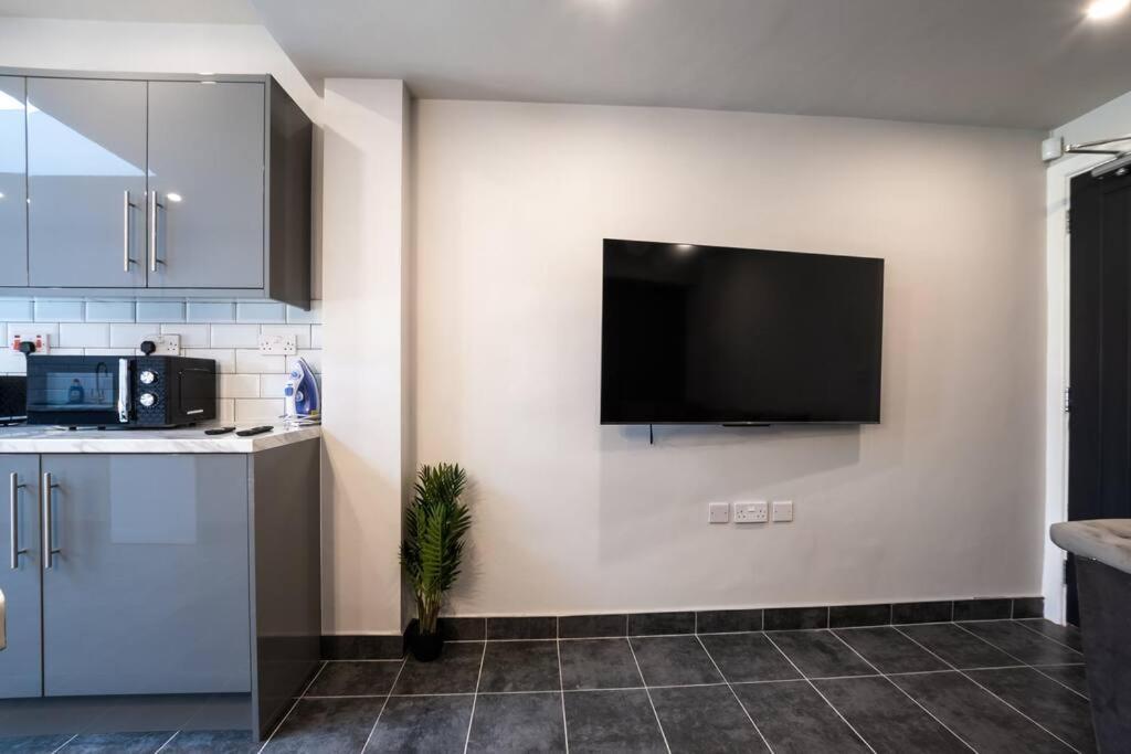 Holiday home Moonstone - 5 Bed House With Parking