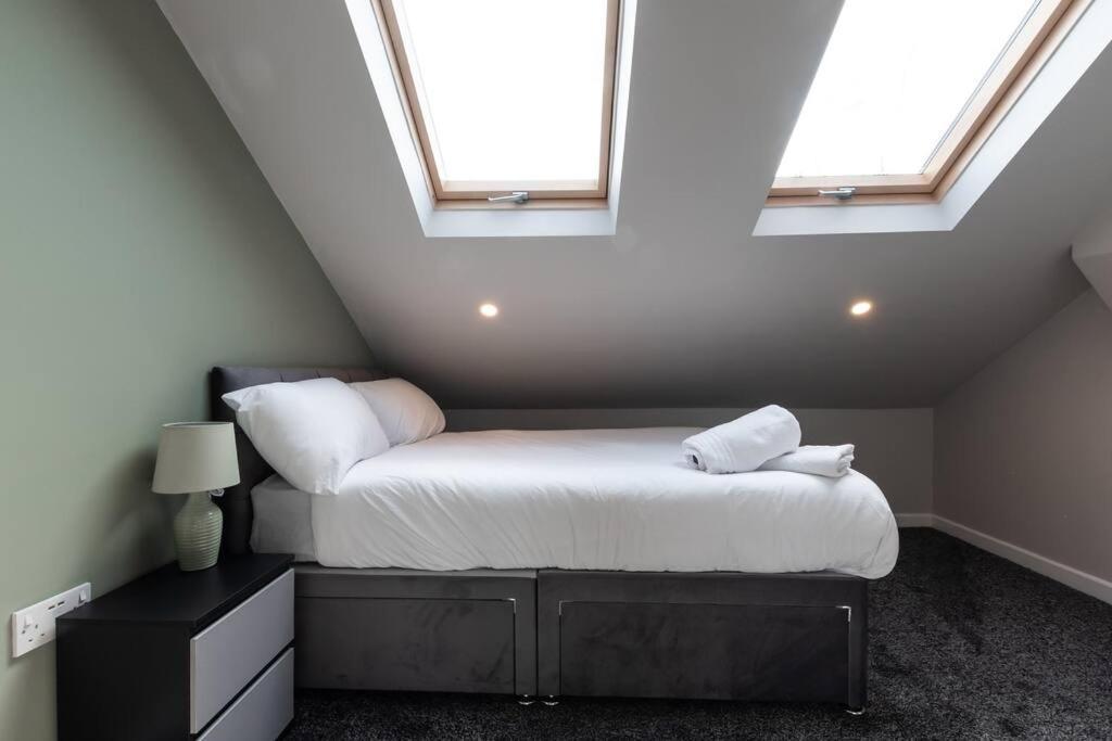 Holiday home Moonstone - 5 Bed House With Parking